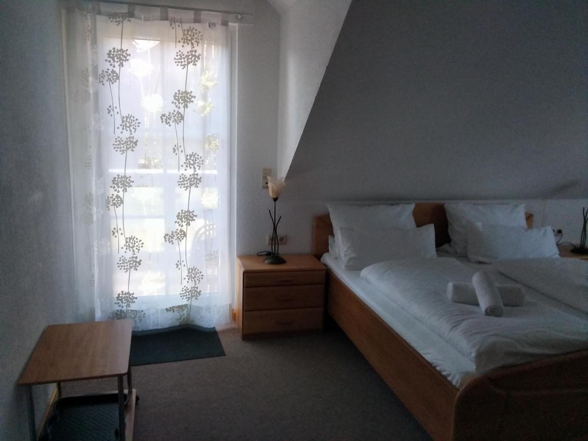 Gaestehaus Helbighof Neustadt an der Weinstraße Buitenkant foto