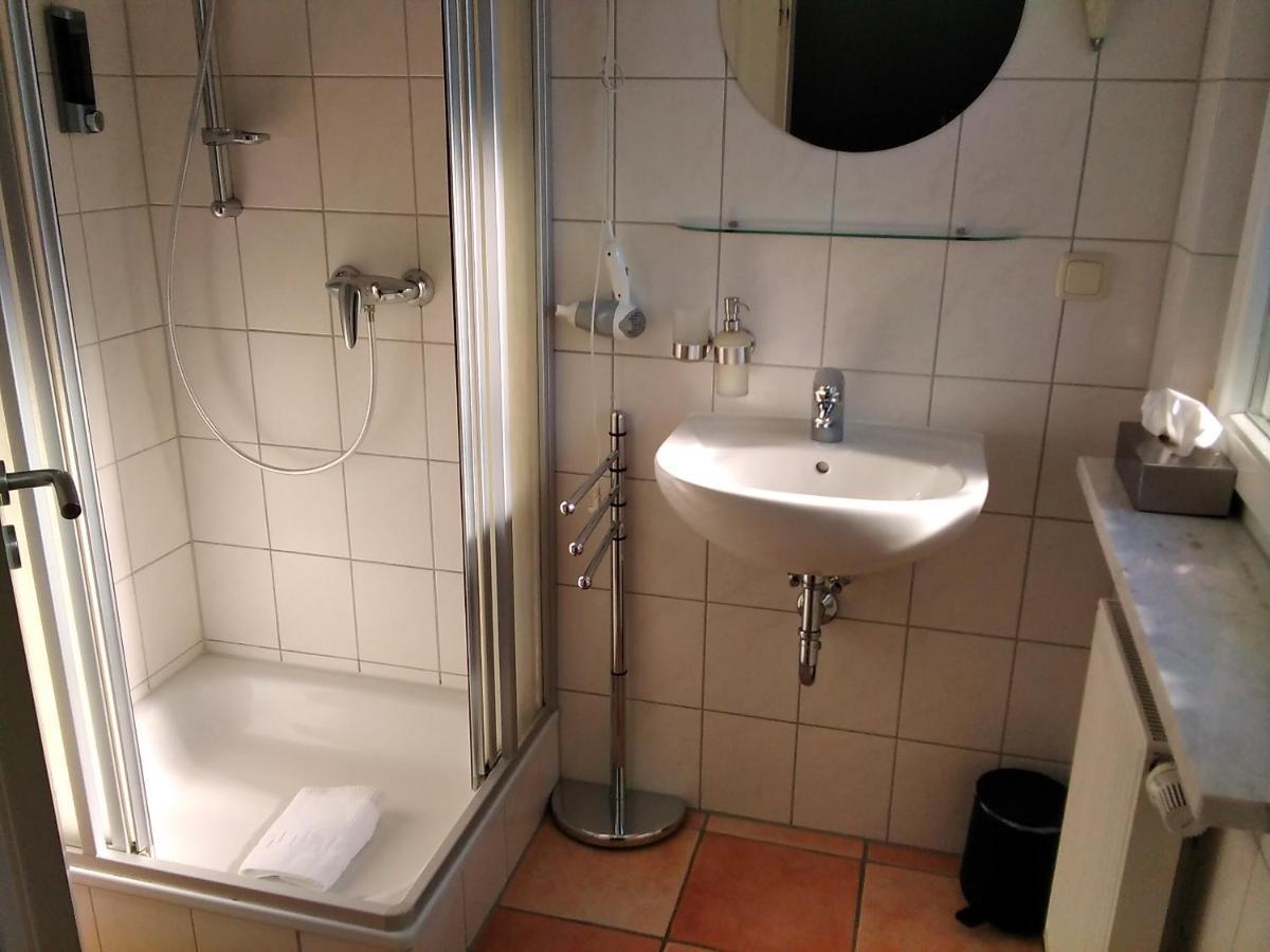 Gaestehaus Helbighof Neustadt an der Weinstraße Buitenkant foto